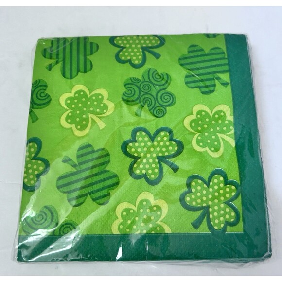 Paper napkins sealed NEW  20 ct 2 ply clover saint Patrick's day Green - Picture 2 of 2